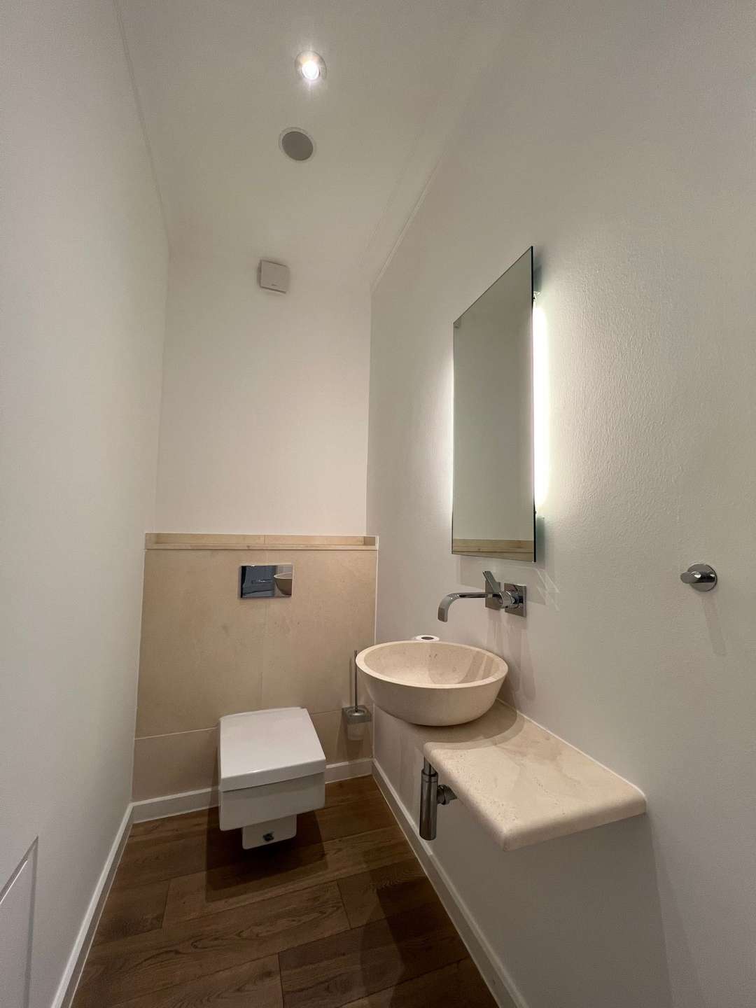 WC WC