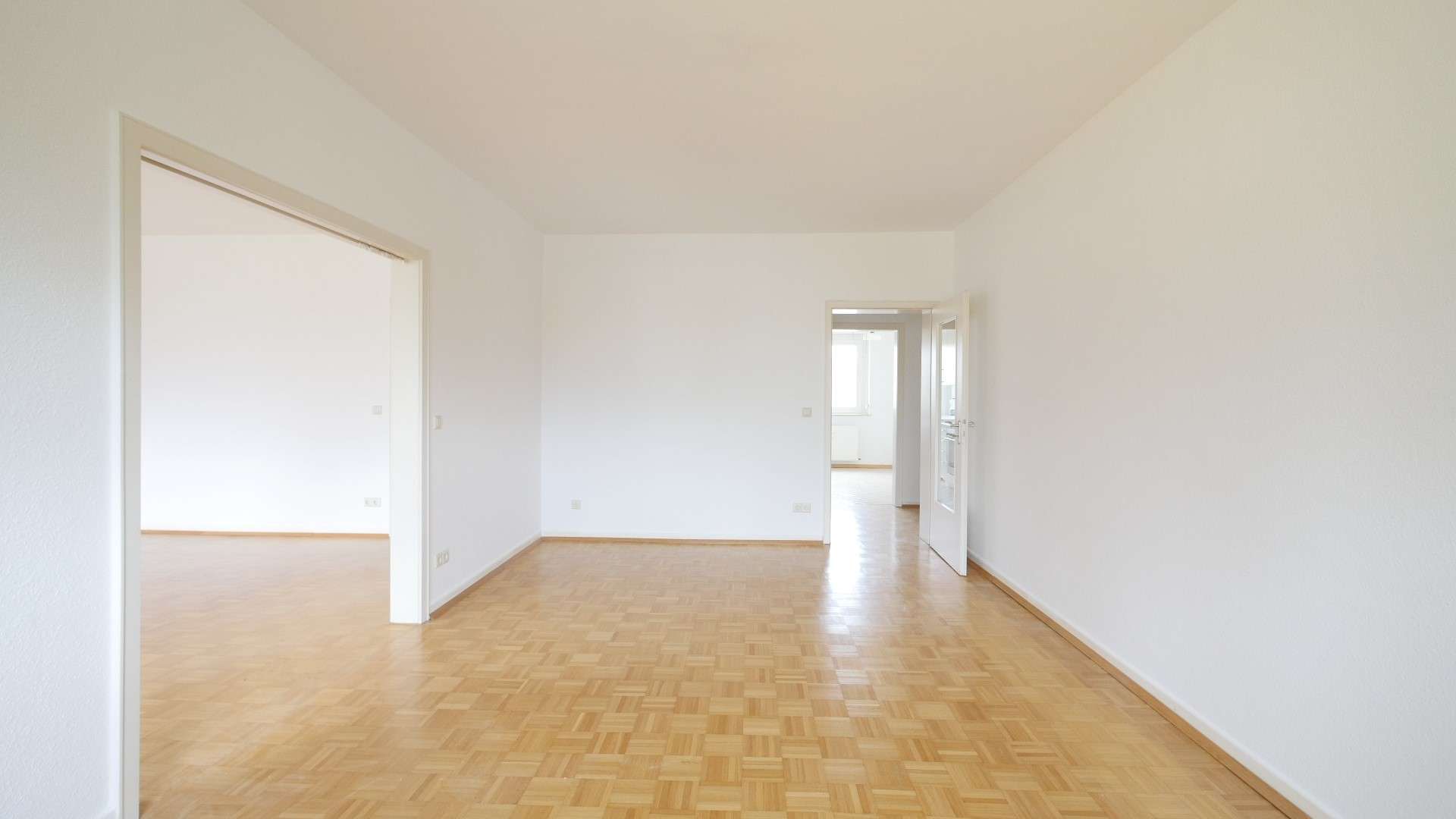 Ess-/Arbeits-/Kinderzimmer